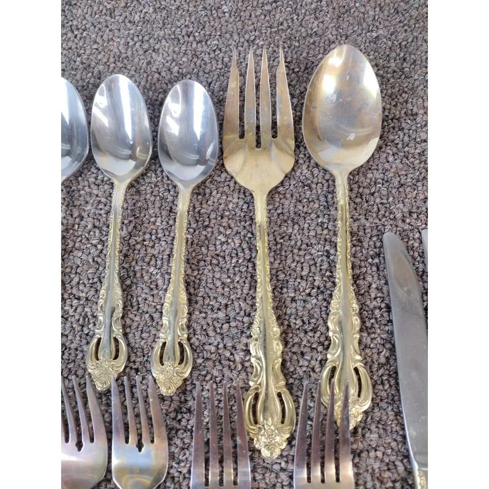 24 PIECES OF COOK'S ESSENTIALS 18/10 STAINLESS STEEL FLATWARE WITH GOLD ACCENTS